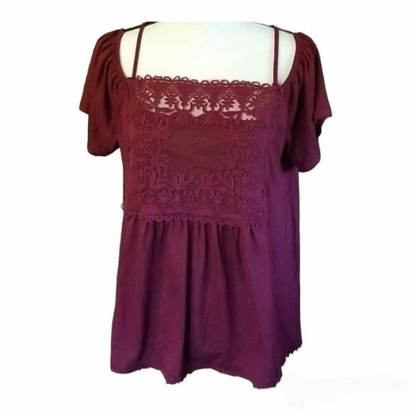 NWOT Coco Jaimeson Sm Hem Detail Lace Inset Cold Shoulder Short Sleeve T… - Picture 2 of 7